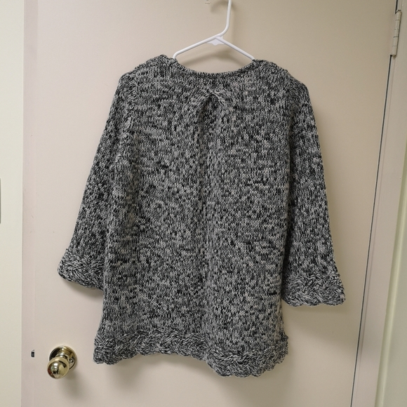 Top - Picture 4 of 7